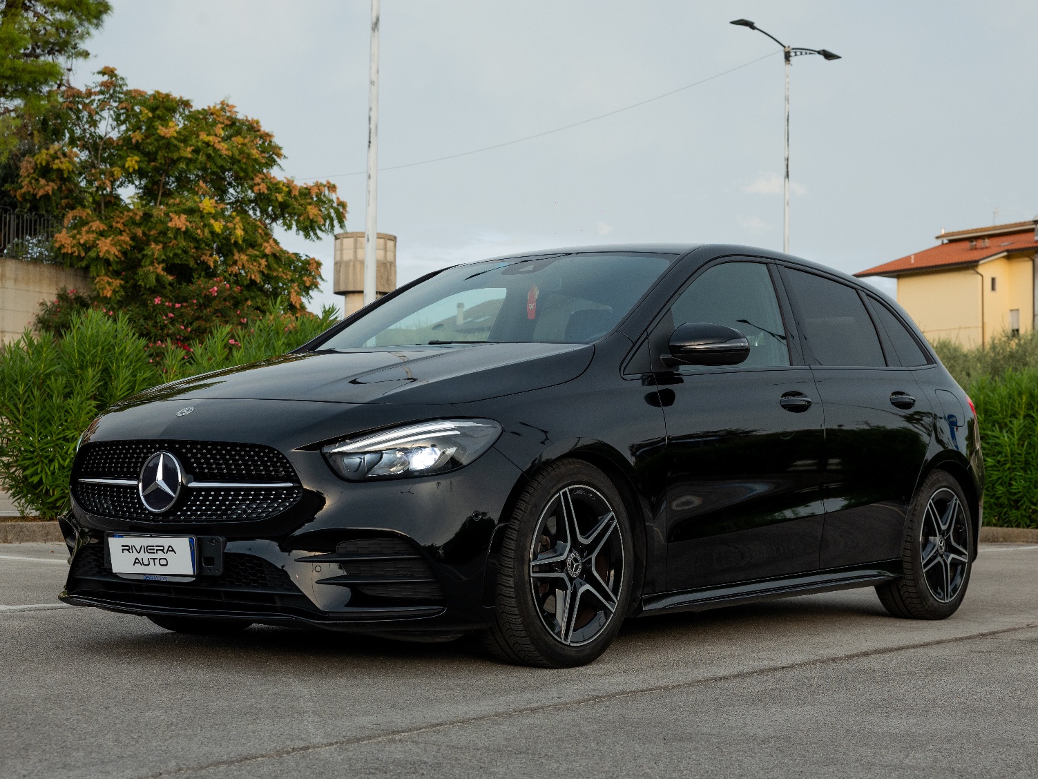 MERCEDES-BENZ B 180 Premium auto AMG Line Night Package