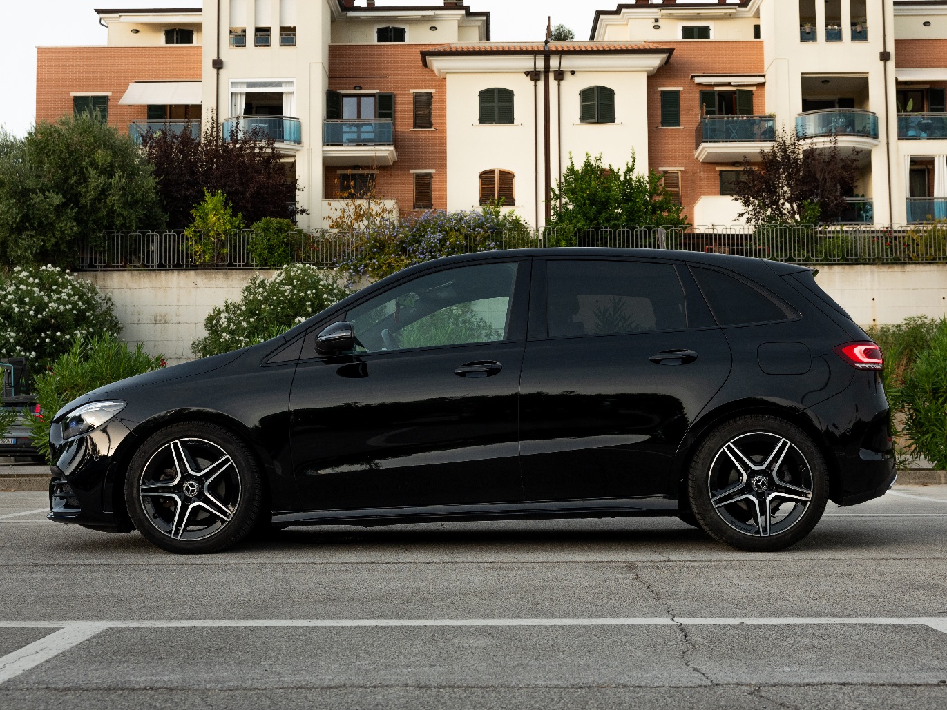 MERCEDES-BENZ B 180 Premium auto AMG Line Night Package, foto 2