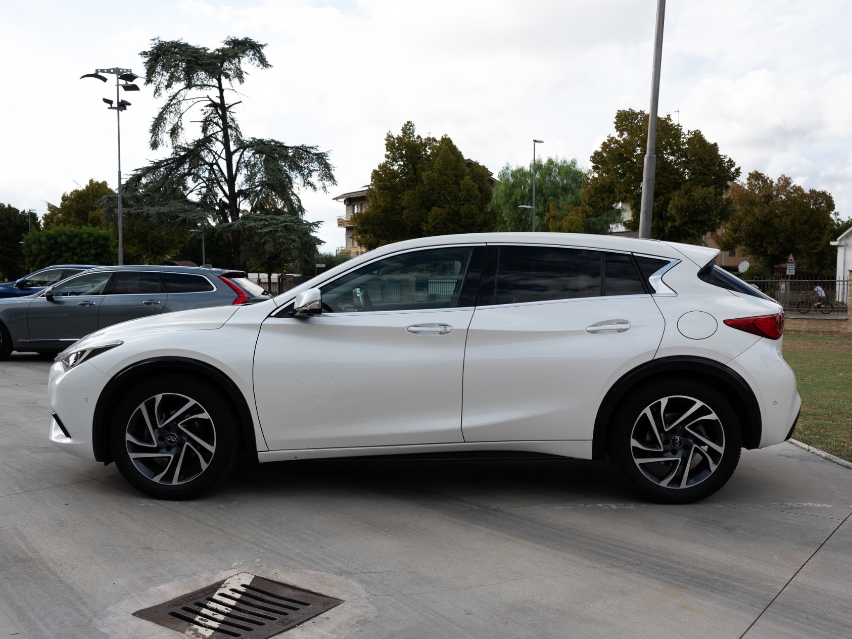INFINITI Q30 1.5d Business Executive 109cv dct, foto 2