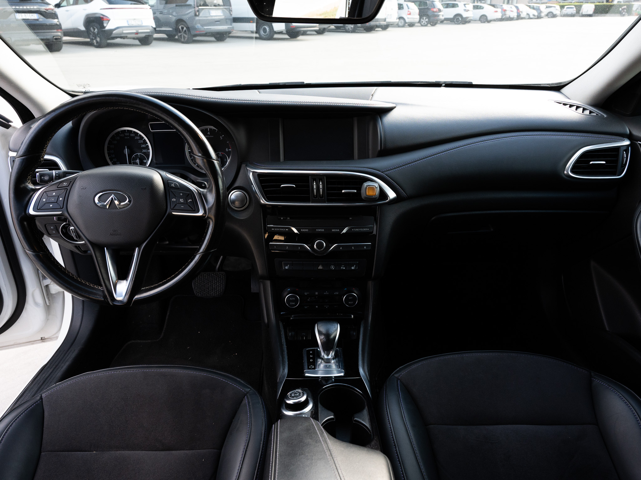 INFINITI Q30 1.5d Business Executive 109cv dct, foto 8