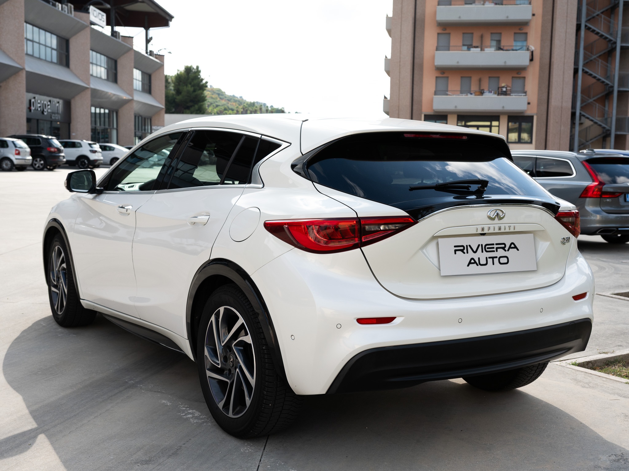 INFINITI Q30 1.5d Business Executive 109cv dct, foto 3